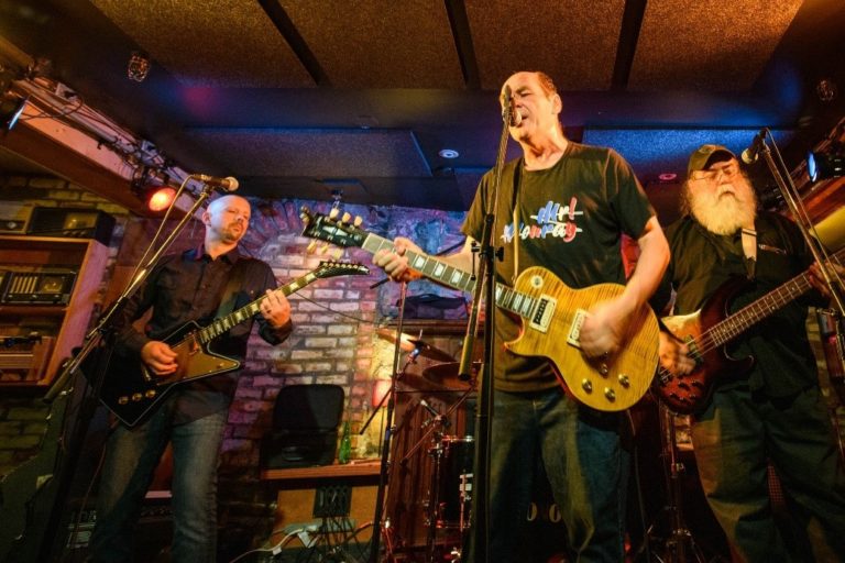 Mr! Mouray Releases Beatles + Badfinger-Influenced “Cats Can’t Fly” From What’s The Stouray Album