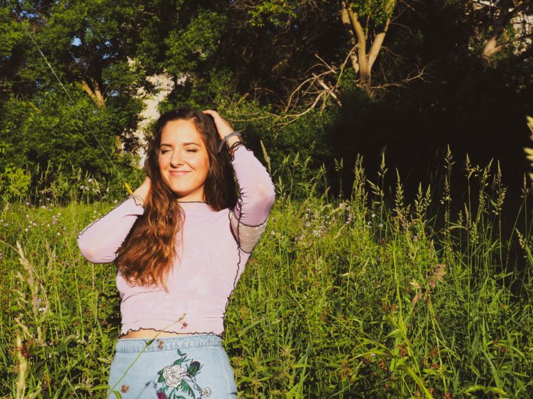 Toronto Folk-Rocker Kari Lyn Explores the Duality of Comfort and Grief on “Anyways”