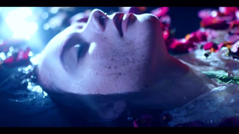 Wrené Nova’s “Deflect, Dissolve” Explores the Pain of Heartache in Brooding Anti-Pop Ballad