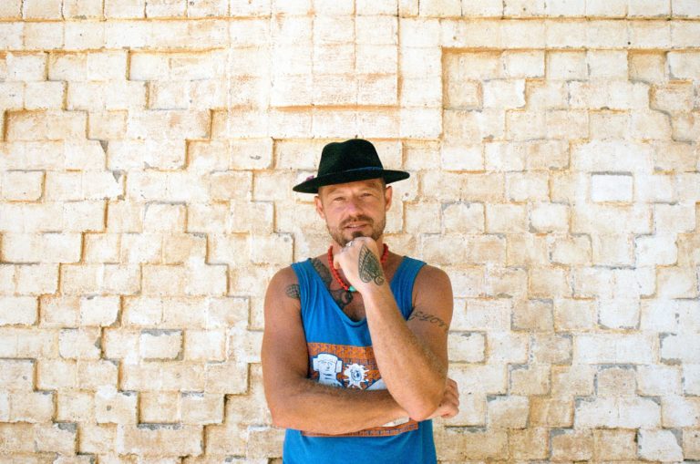 Singer-Songwriter Matt Epp Releases “Live Free” Single From 13th Album ‘Rolling Wave’