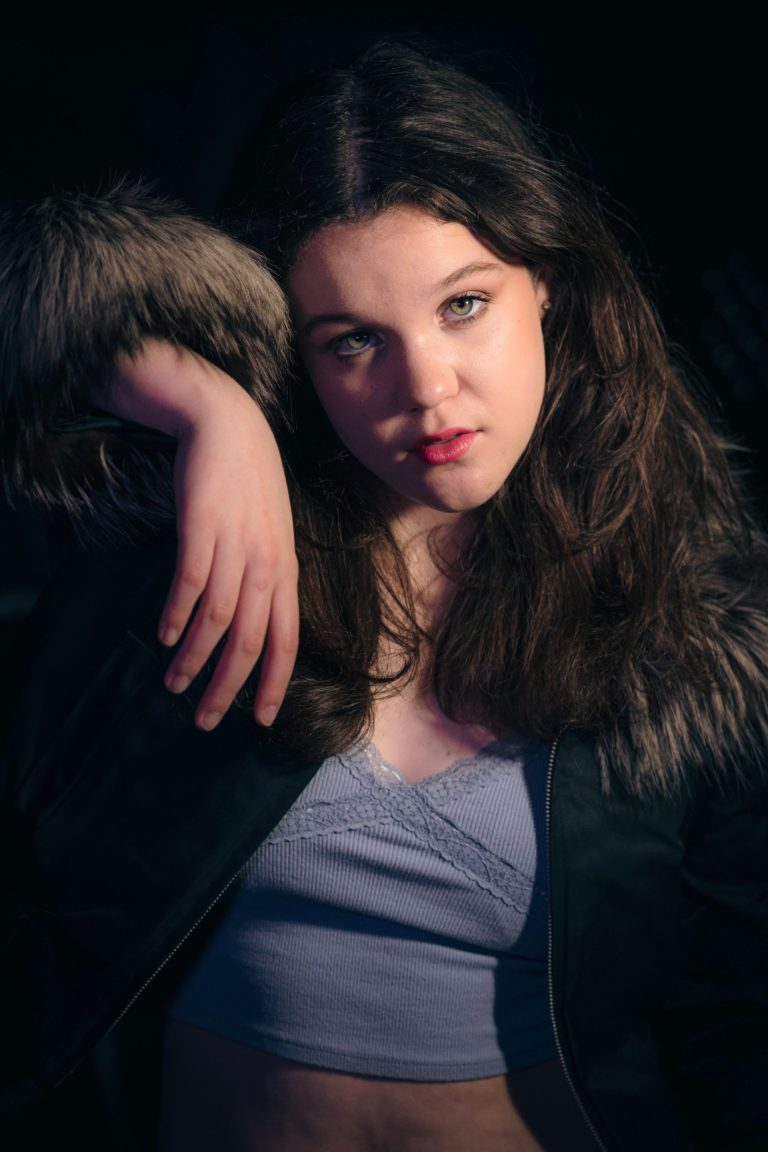 Rising Pop Star Anna Goldsmith Releases “Go” Single