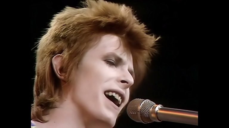 Video: David Bowie Performing ‘Starman’ On British TV Back In 1972