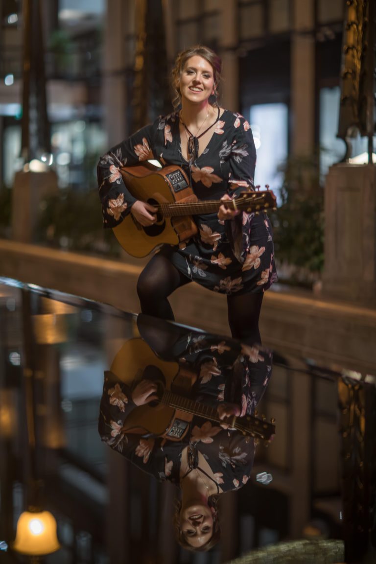 Montreal-Based Folk/Dark Pop Singer Songwriter Silka Weil Releases “Time”