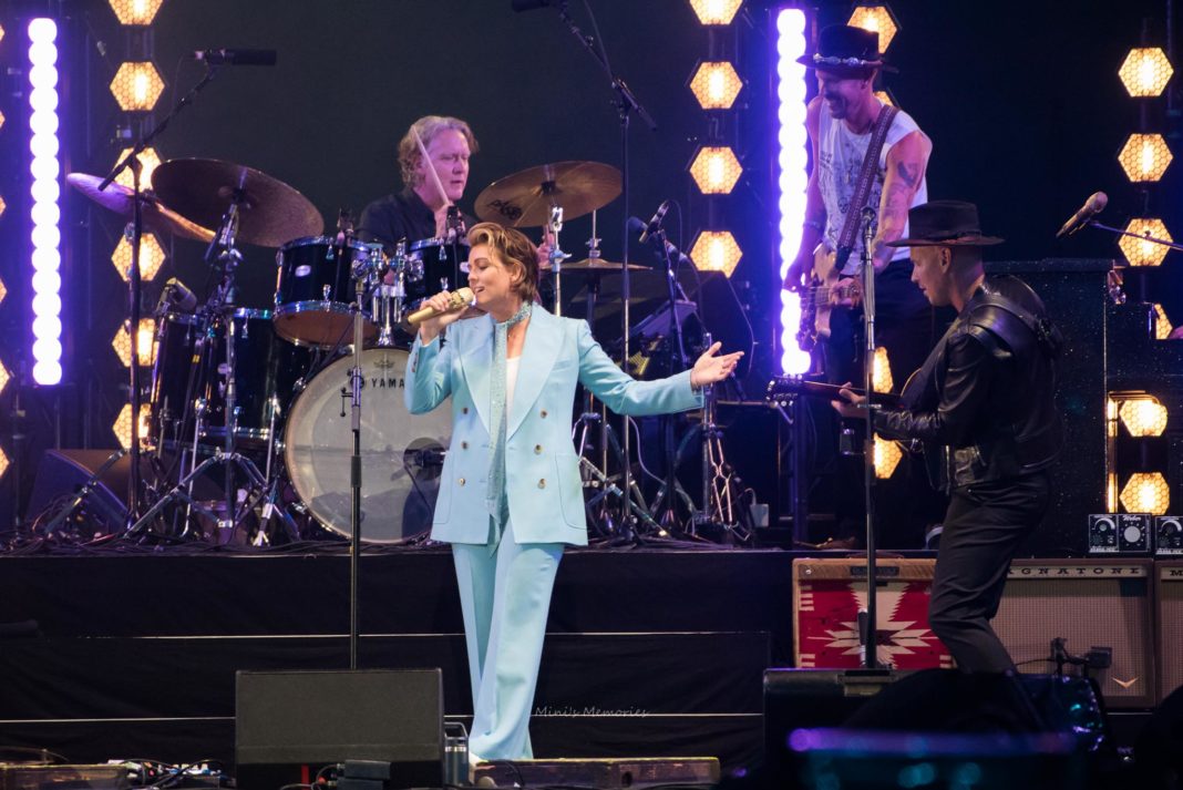 Photo Gallery Pink with Brandi Carlile at Toronto's Rogers Centre That Eric Alper