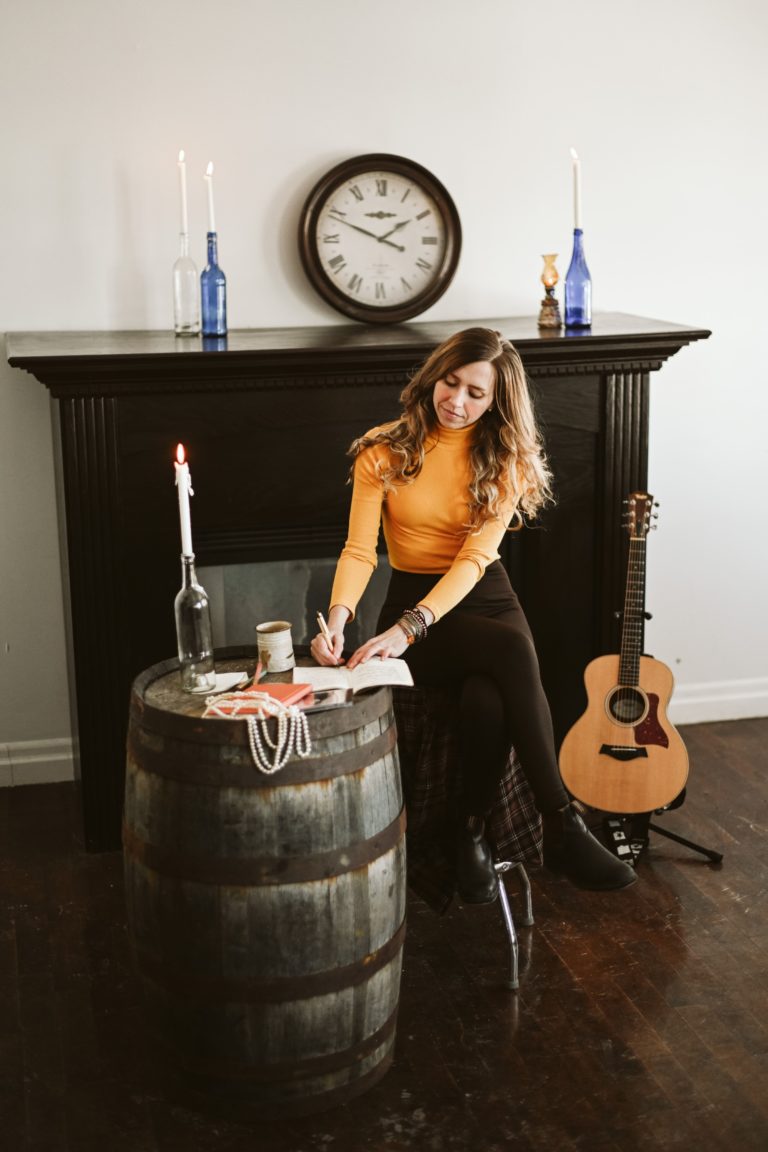 Selina Boland Unveils Highly Anticipated Album ‘All These Hours’ – A Captivating Blend of Acoustic Folk and the Atlantic Ocean Breeze