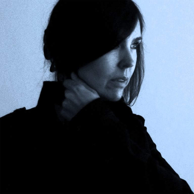 British Singer-Songwriter Suzanne Cook Tells the Stormy, Cinematic Story of a Relationship Wearing Thin on “Waking Dream”