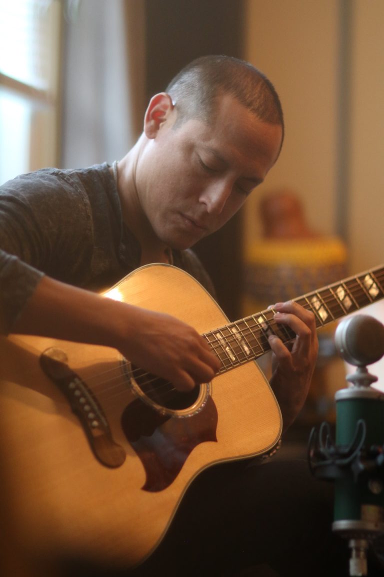 To Be Human: Toronto Peruvian Artist Arturo Rojas Unveils Powerful Message in ‘Te Diré (Ser Humano)’