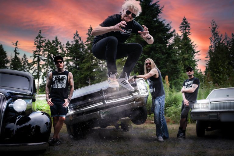 From Pain to Power: Econoline Crush Makes Miraculous Comeback with Empowering Single ‘Invincible’