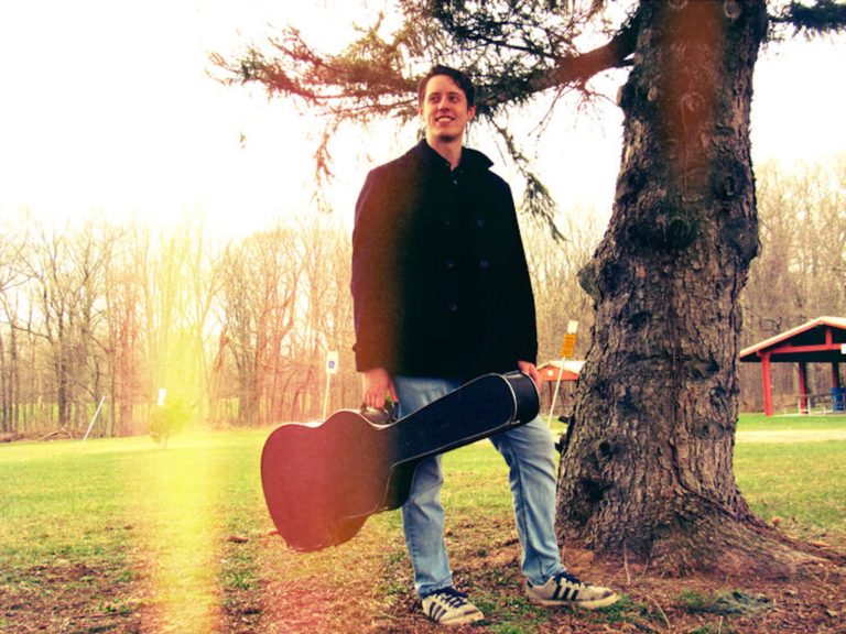 Alt.Folkster Evan Anstey Finds His Second Musical Escape in ‘Arizona’ with Vibrant New Single