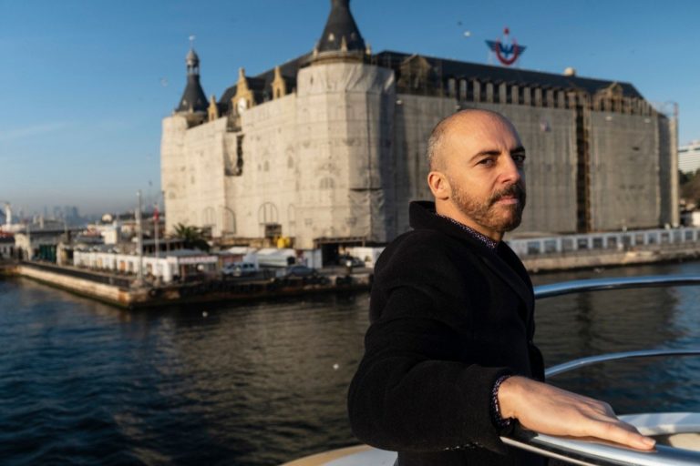 Toronto’s Multilingual Jazz Virtuoso Fuat Tuac Enchants with New Single “Uzun Ince Bir Yoldayim” from Acclaimed Album ‘Immigrant’