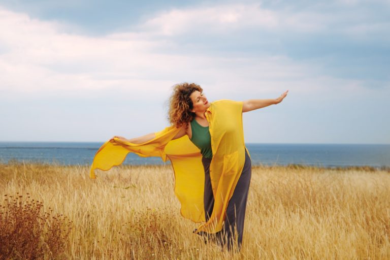 Singer-Songwriter Lara Eidi Releases Empowering New Single “Breathe Love” From Debut Album Sun