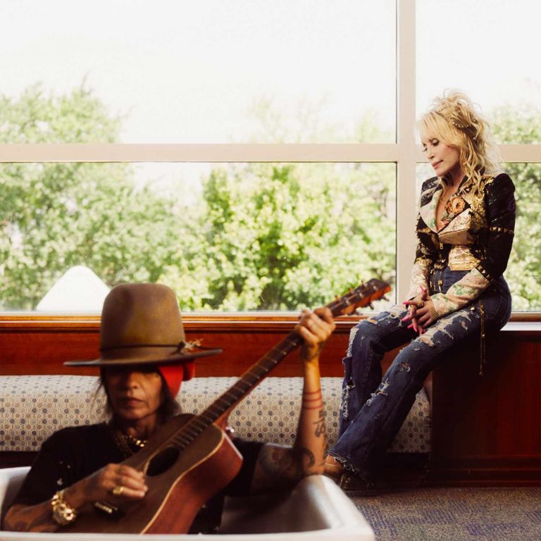 Dolly Parton And Linda Perry Unleash Electrifying Duet Of 4 Non Blondes’ ‘What’s Up?’