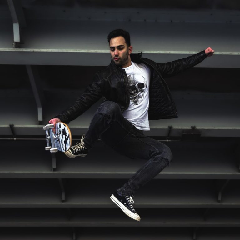 Toronto Rock Upstart DYLAN BRADLEY Unveils Cathartic Anthem “I’m Sorry” from Debut Album ‘No Turning Back’