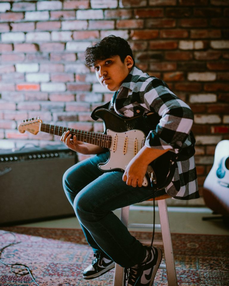 Teen Guitarist And Rocker Nikhil Bagga Releases New Single “Never Meant It”