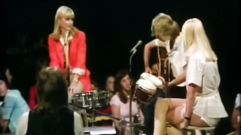Watch Olivia Newton-John, Andy Gibb and ABBA Sing Together In 1978