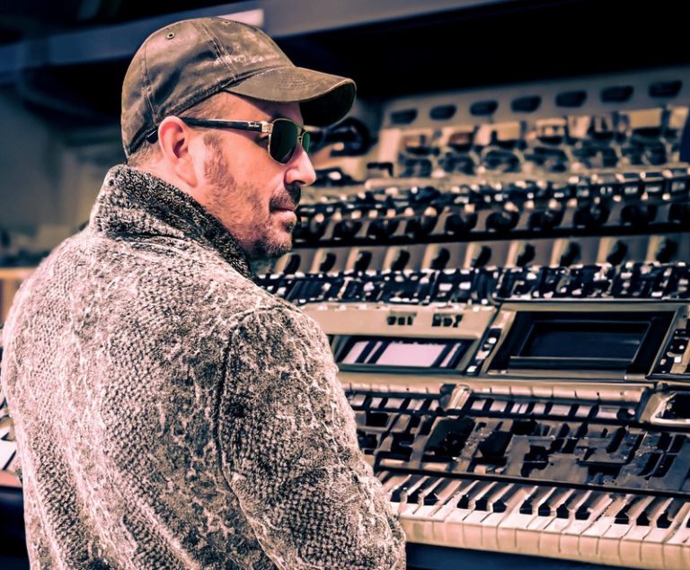 Alt-Pop Artist Andy Ellis Examines Celluloid Femininity With Synth-Inspired “TV Queen”