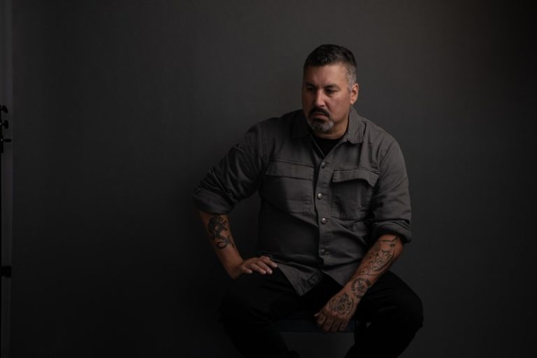 Mike Bern and the Muskrat Singers Capture Indigenous Basket-Making Sounds in Rhythmic “Echoes”