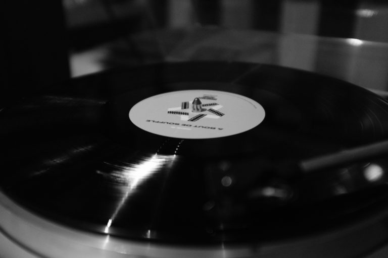 How To Run a Listening Party and 5 Reasons You Should as a Musician