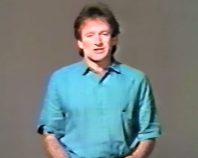 Watch Robin Williams Hilariously Improvise His Way Around a Simple Line for an ’80s Commercial