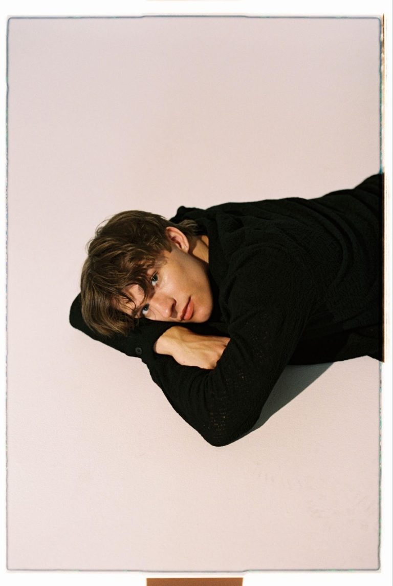 Pop Powerhouse Alex Sampson Releases New Single “Used to You”