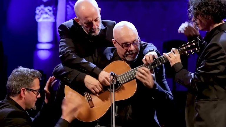 Barcelona Guitar Trio Covers “Billie Jean” Using One Guitar, Four Musicians