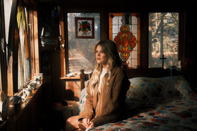 Onoleigh Honors Her Mother with Poignant New Ballad “Legacy”