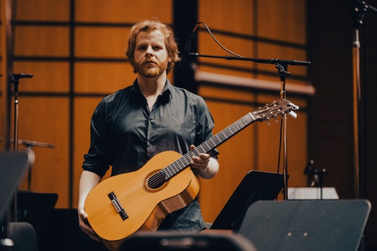 Guitarist Matt Sellick Blends Flamenco and Symphony on New Album ‘Watching The Sky’