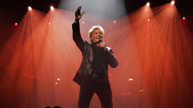 Barry Manilow Extends Record-Setting Las Vegas Residency with New 2026 Dates at Westgate