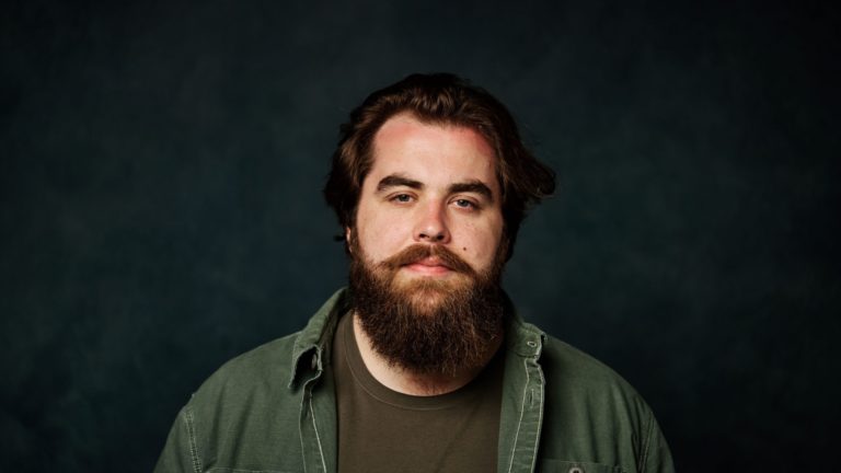 Country Newcomer Thomas Edwards Signs to Warner, Teases New Song ‘Drunk Enough’ Out Friday