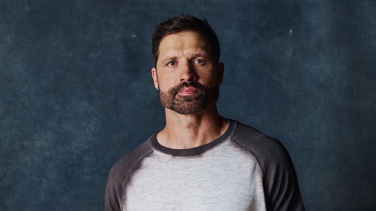 Walker Hayes Drops First Single of 2025 with Reflective New Track “17 Year Old Problems”