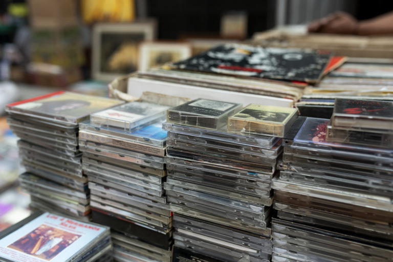 10 Tips for Selling CDs at Shows in the Streaming Era