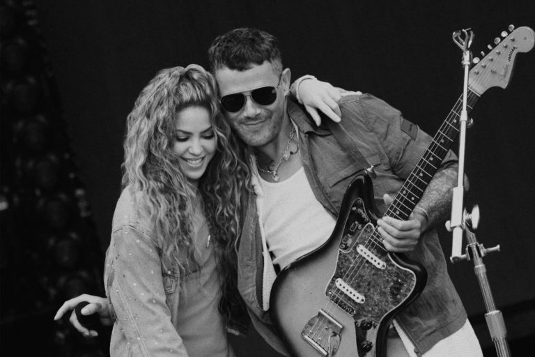 Latin Pop Magic As Shakira And Alejandro Sanz Share Intimate ‘Besame’ Video From Tour Rehearsals