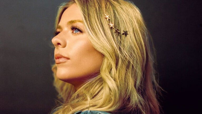 Anne Wilson Announces Third Album ‘Stars’ Out Oct 17 and Headline ‘The Stars Tour’ Launching Oct 18