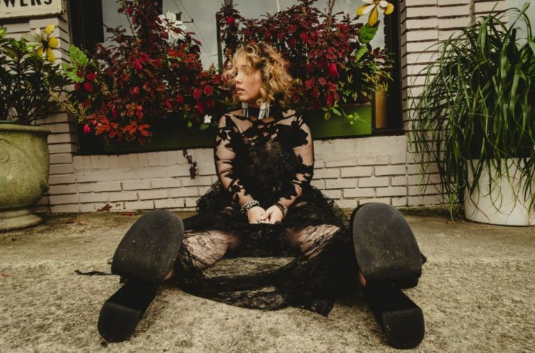 Indie Pop Newcomer hoxie rae Debuts with Quiet Power on ‘Best of Luck.’