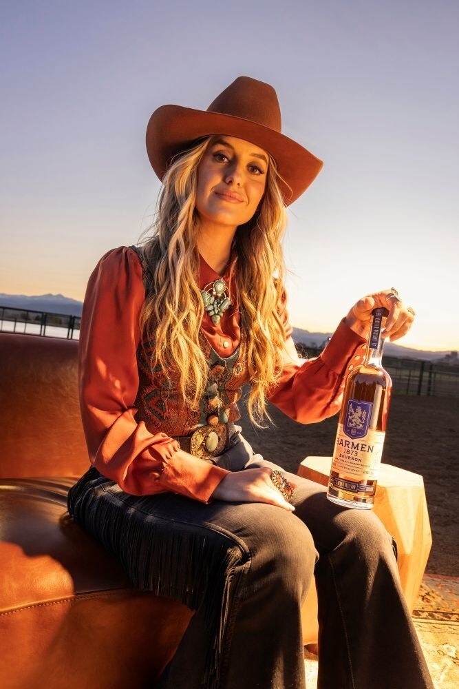 Barmen 1873 Bourbon Releases Lainey Wilson ‘Whirlwind World Tour’ Commemorative Bottle
