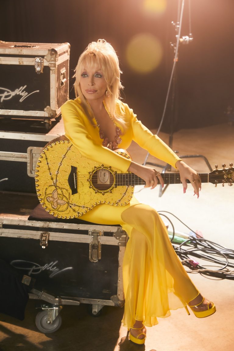 Kendra Scott and Dolly Parton Shine with a Jewelry Collection Inspired by “I Will Always Love You”