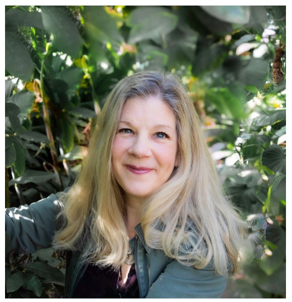 Dar Williams Charts Life’s Colors on 13th Album ‘Hummingbird Highway’ Out September 12