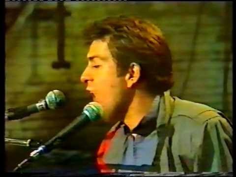 Peter Gabriel Performs Rare German-Language “Here Comes the Flood” Live in 1983