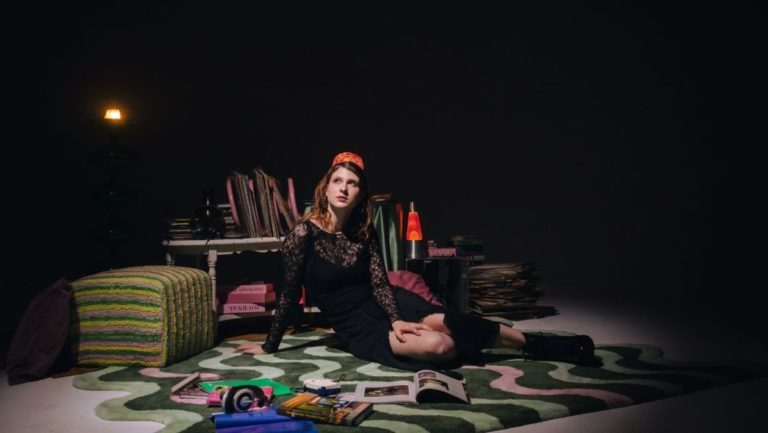 Indie Pop Artist Sophia Warren Releases ‘Adesso’ EP With Cinematic Single “Purple”