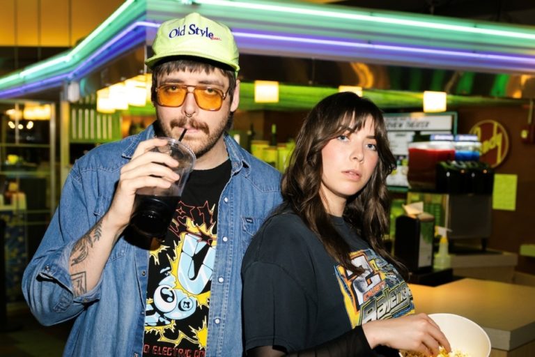 Indie Rock Duo Durry Release “Dead Media” and Announce Nationwide Headline Tour