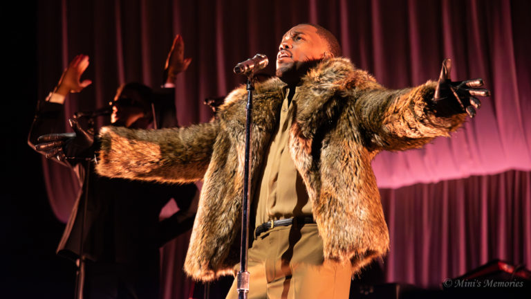 Photo Gallery: Giveon, Charlotte Day Wilson, and Sasha Keable at Toronto’s Coca-Cola Coliseum on October 27, 2025