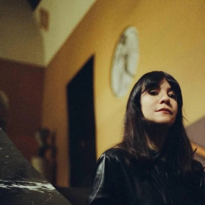 Danish Electro-Pop Visionary Hannah Schneider Brings Human Touch to AI Era with New Album ‘In This Room’