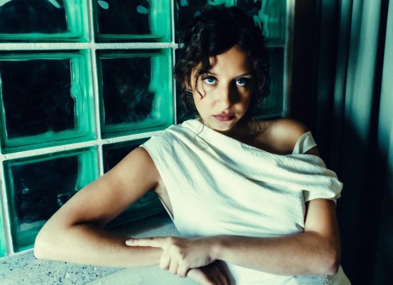 Folk-Pop Artist Lia Pappas-Kemps Captures Love and Change on New Single “Revolving Doors”