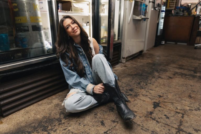 Country Star Robyn Ottolini Looks Back With Heart on New Single “Way Back”