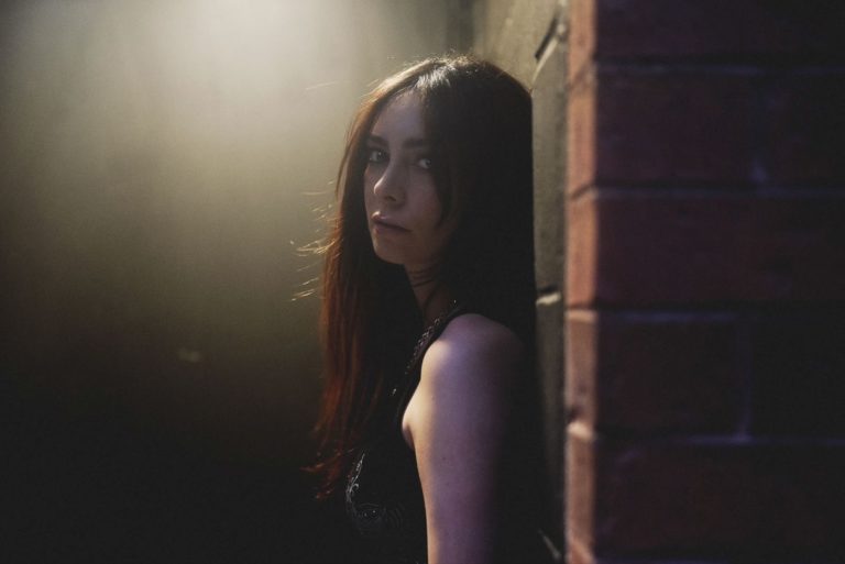 LØLØ Joins Fearless Records With Fiery New Pop-Punk Single “the devil wears converse”