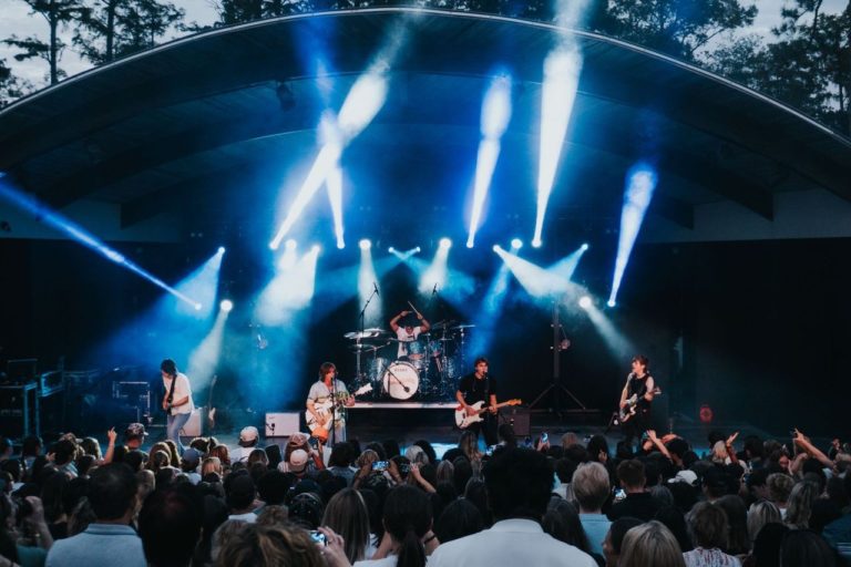 The Runarounds Hit the Road Again With 2026 ‘Minivan Tour’ Expansion