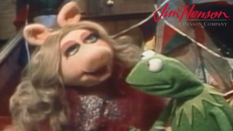Jim Henson Company Releases Rare Footage Of Kermit And Miss Piggy’s Playfully Tumultuous Bond
