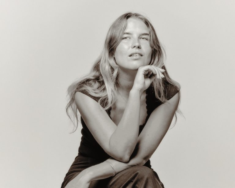 Indie Folk Singer-Songwriter Liza Lo  Shines Bright With The Tender New Single “He is, I am”