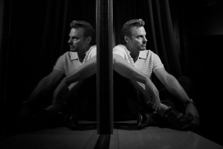 Acoustic Singer-Songwriter Stephen Mugford Shines A Fresh Spotlight On Debut Album ‘Palooza Beach’