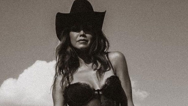 Cyndi Thomson and Ashley Monroe Shine In Heartfelt New Video For ‘Black Celica’